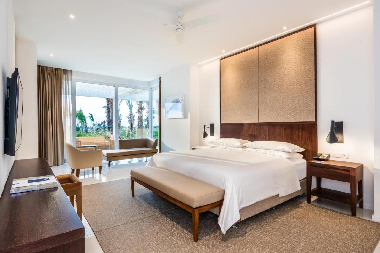 Preferred Club Two-Bedroom Suite Swim-Out