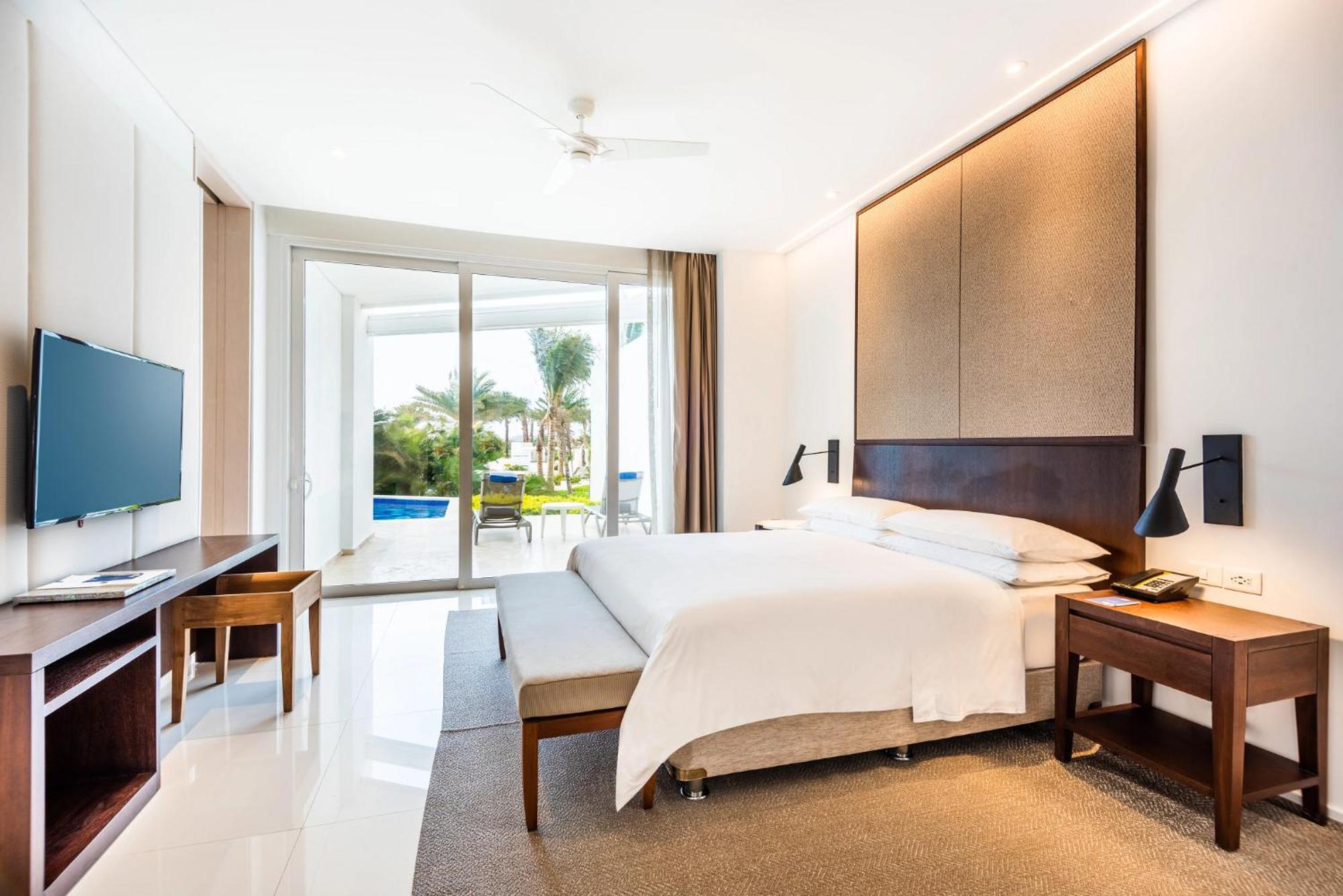 Preferred Club Master Suite Swim-Out