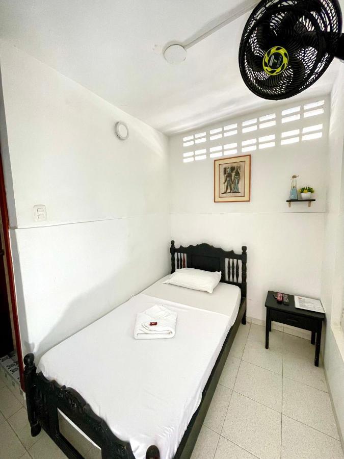 Single Room,1368560963:JPEG