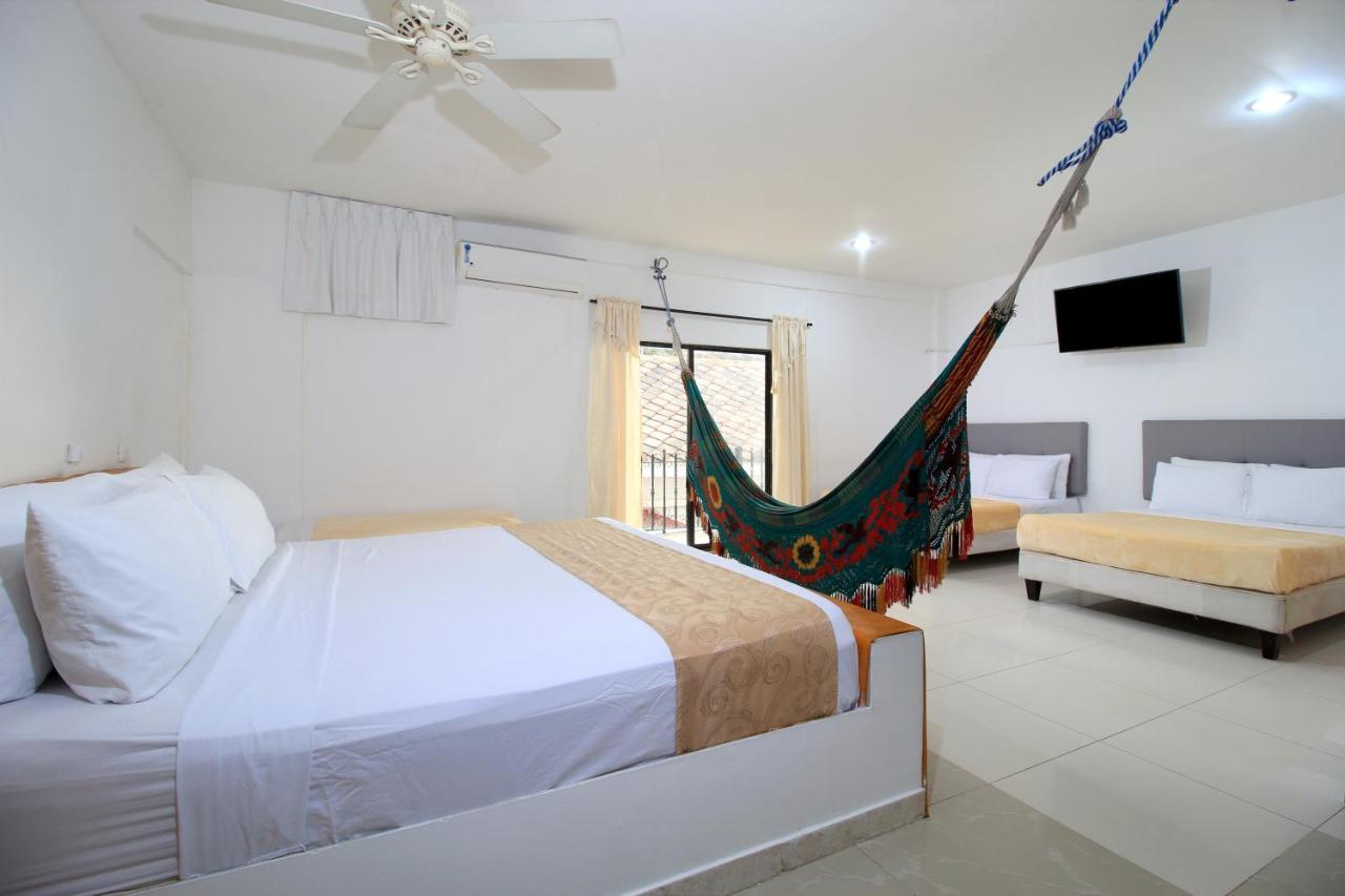 Family Room,1412548982:JPEG