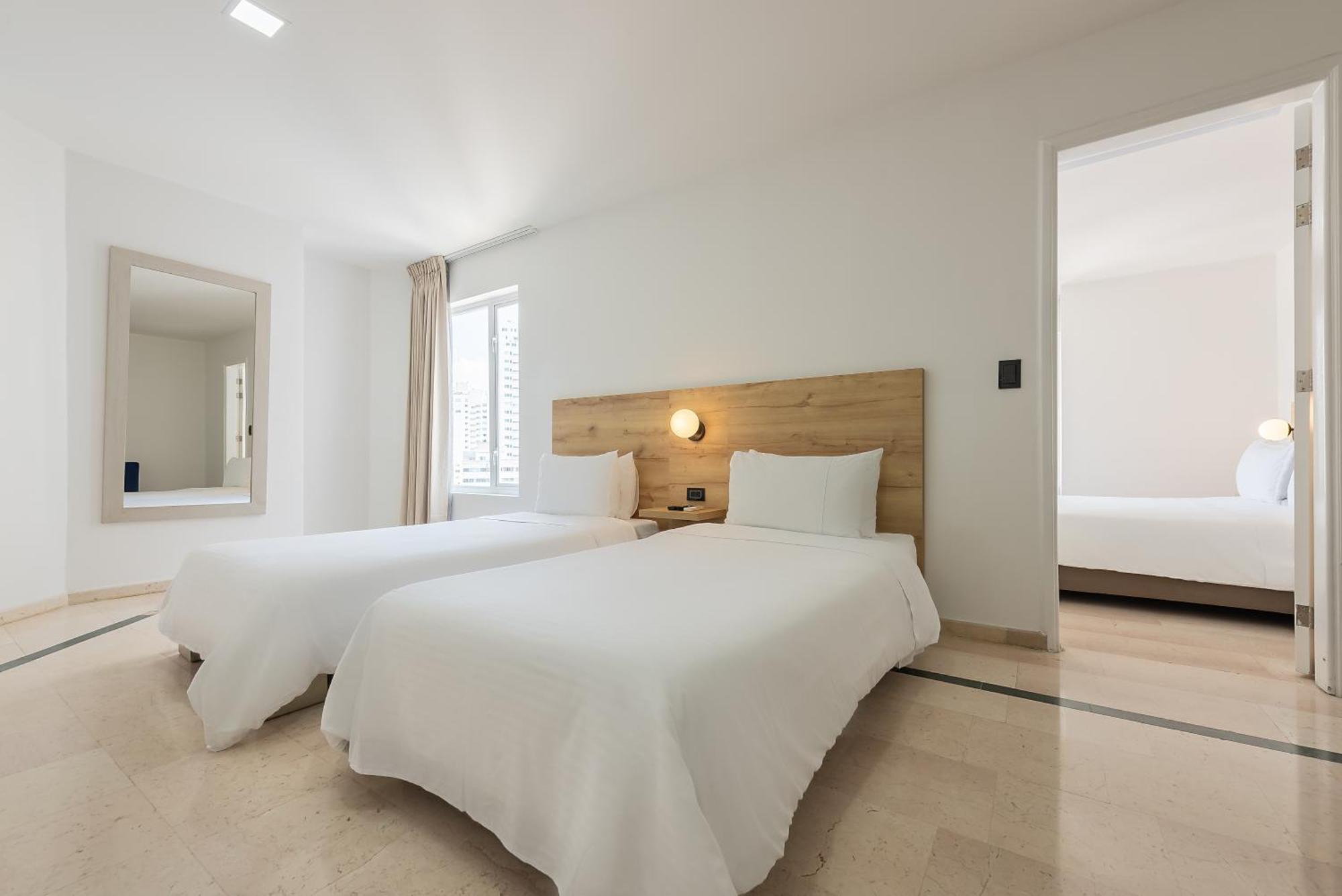 Suite,1545494662:JPEG