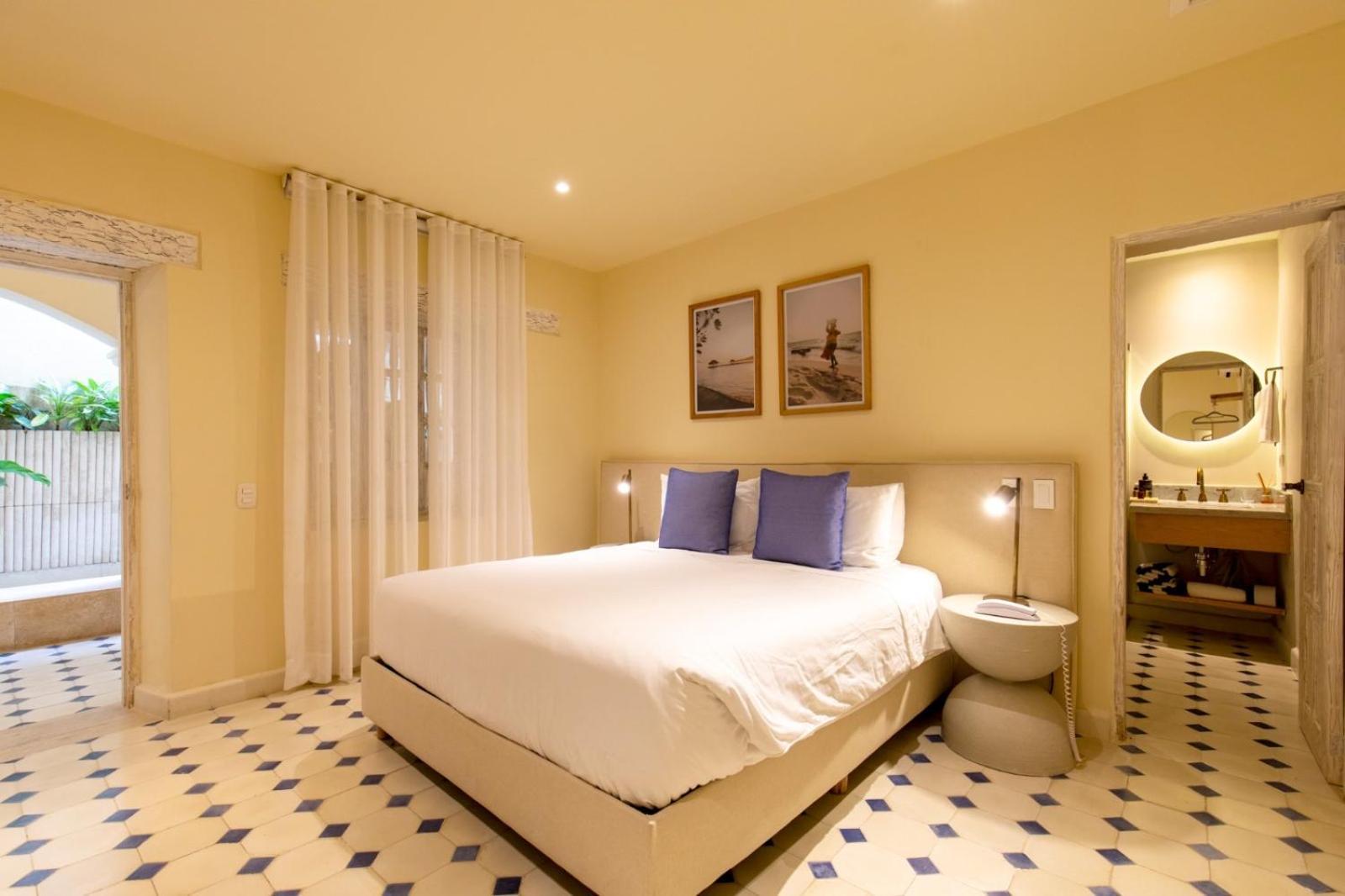 Superior Queen Room,1554254398:JPEG