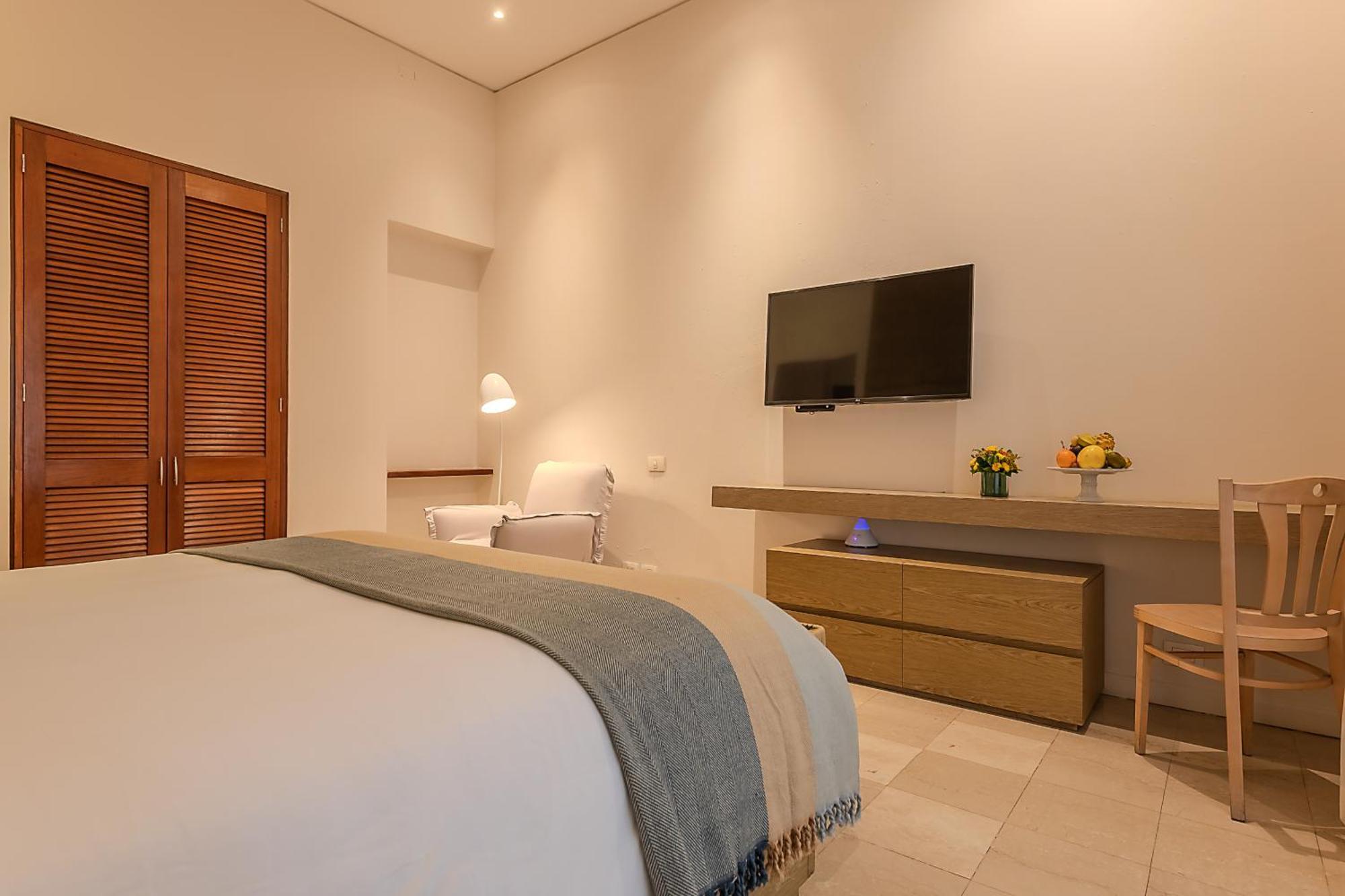 Deluxe Queen Room,1606052372:JPEG