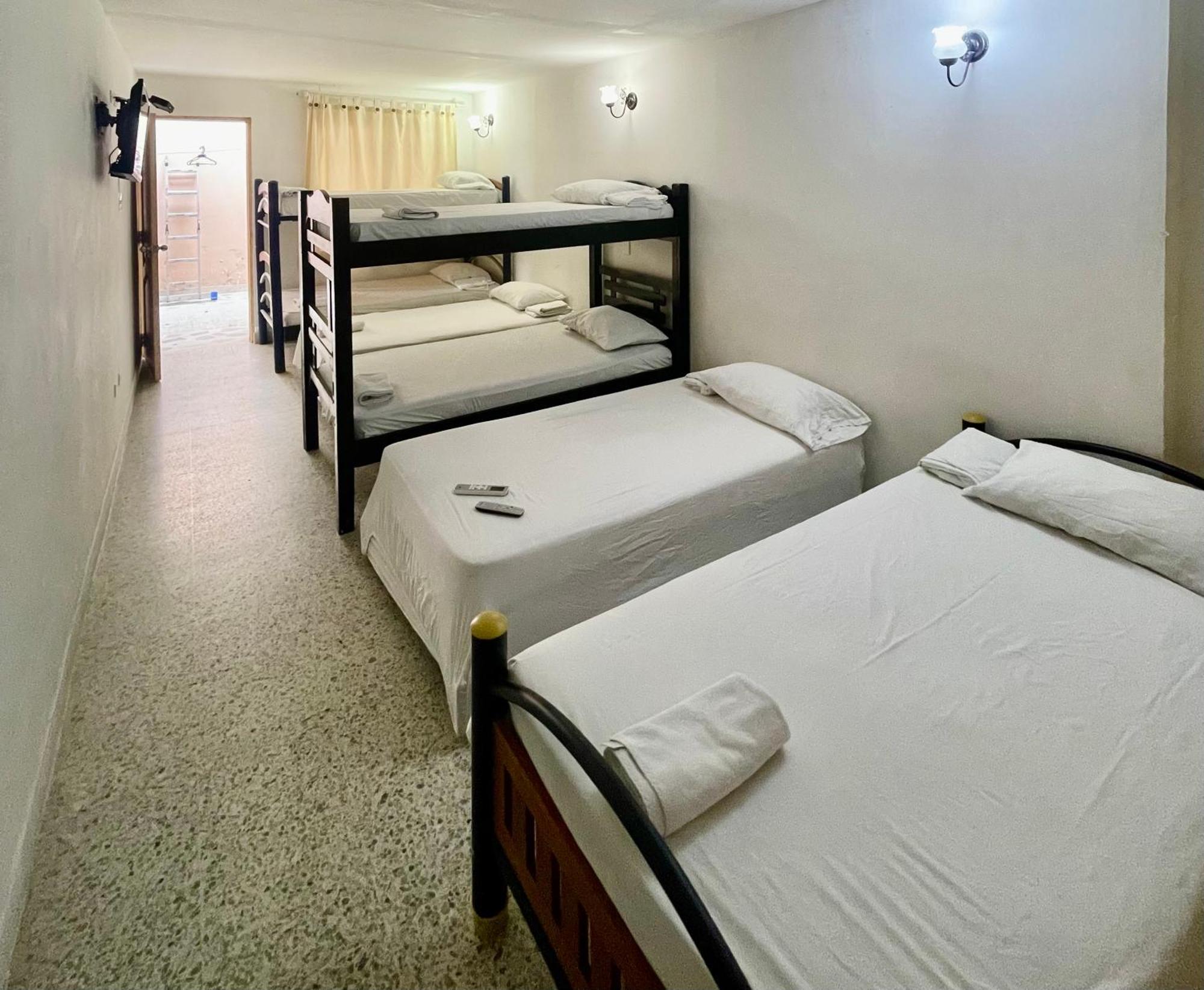 Family Room,1652951658:JPEG