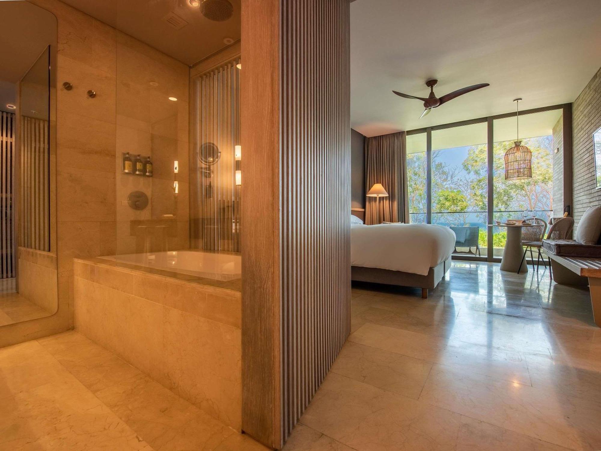 Deluxe King Room,1718516671:JPEG