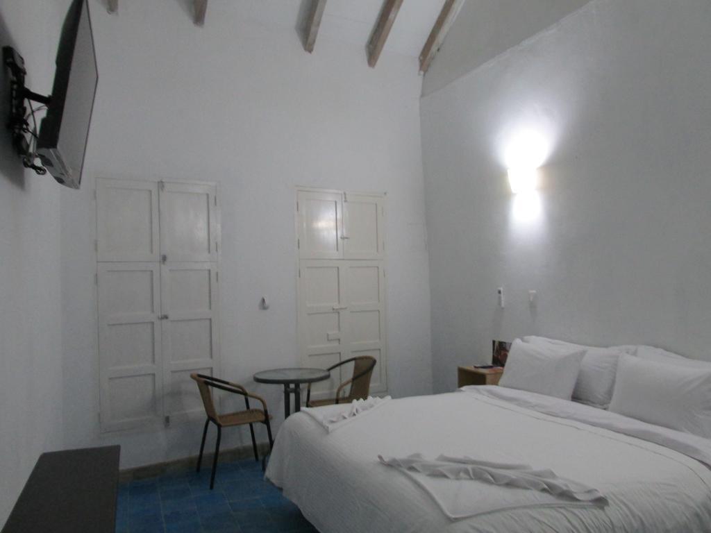 Single Room,923197672:JPEG