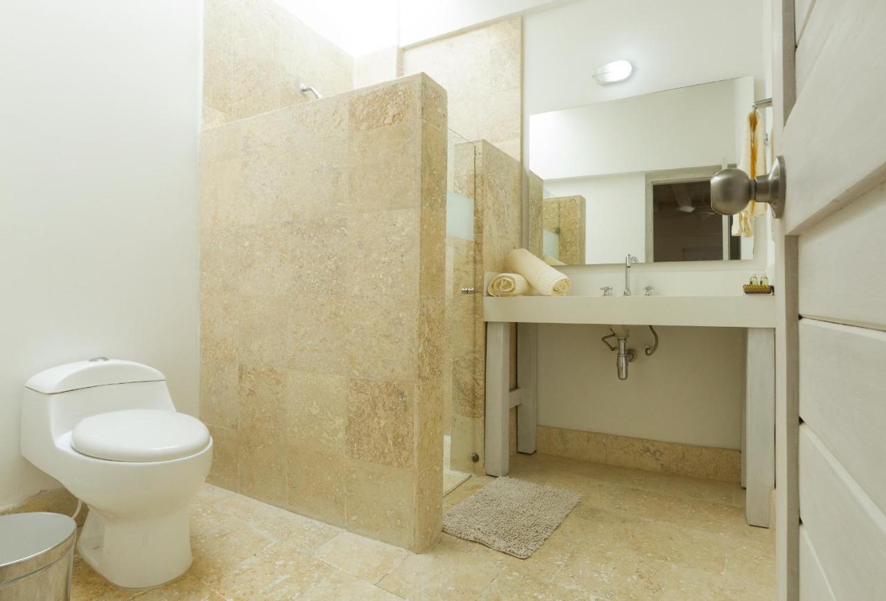 Executive Suite,742583236:JPEG