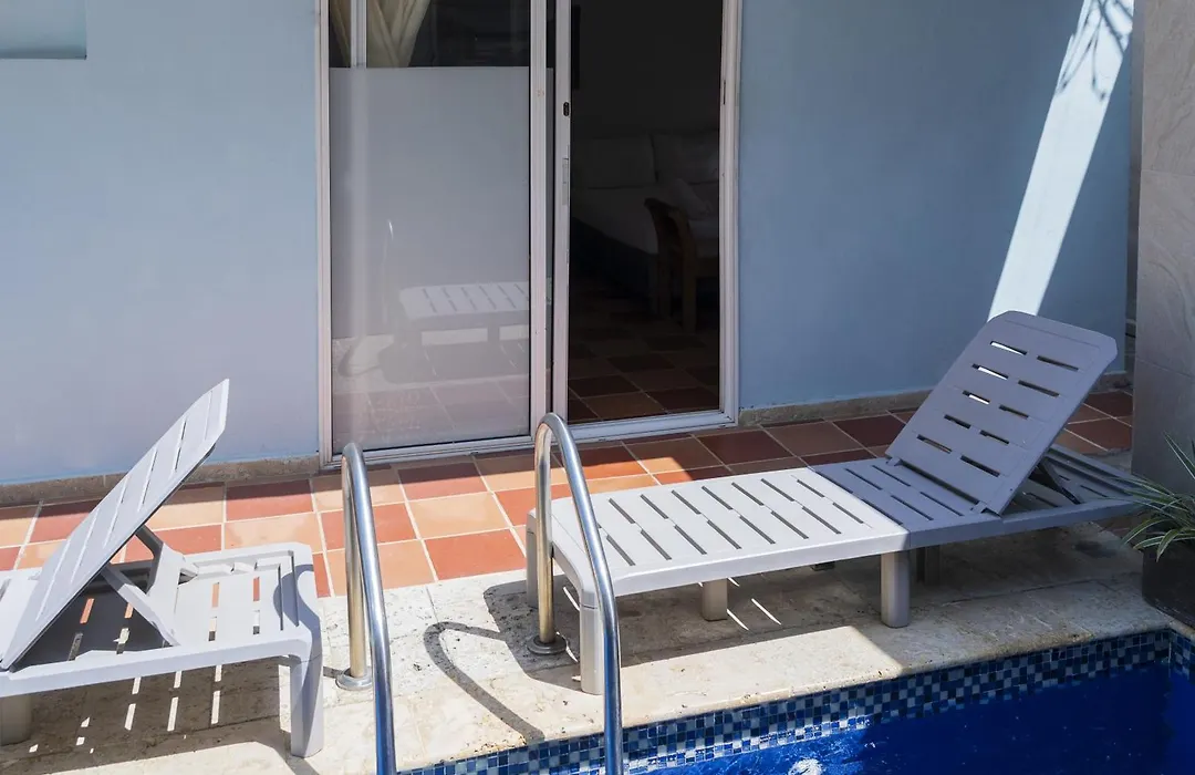 Casa Crespo Beach 65-148-1