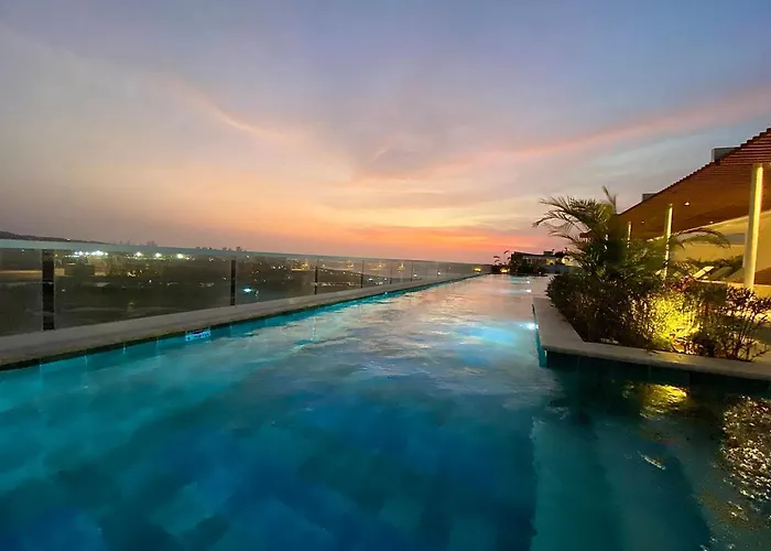 Stay Q Dominique Cartagena